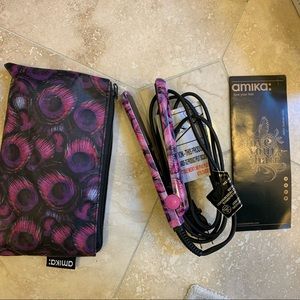 Amika mini ceramic styler straightener